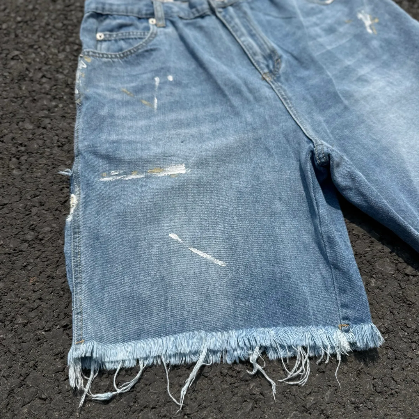 #8157 P200💰 GALLERY DEPT. Retro jeans men's and women's high street ink-splashed denim shorts. Time-consuming waste, hand-made inkjet is an indispensable highlight.   Customized buttons, the buckle surface has been oxidized and distressed, customized ykk zippers, the minimum order is extremely high, the details of the accessories are all in place, and the hangtag and packaging are as always.  Color: blue Size: S-XXL (corresponding to 28-36)